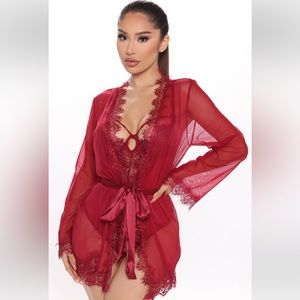 BRAND NEW WITH TAGS Fashion Nova Lace Robe in Burgundy Size S/M